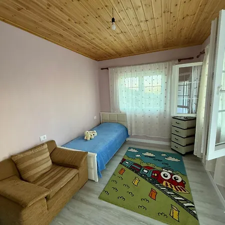 Bujtina E Kadrise Feriehus