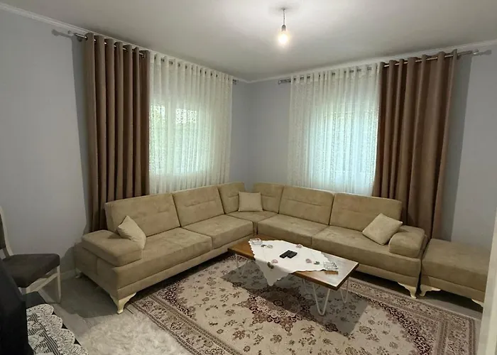 Bujtina E Kadrise Casa de Férias Kukes