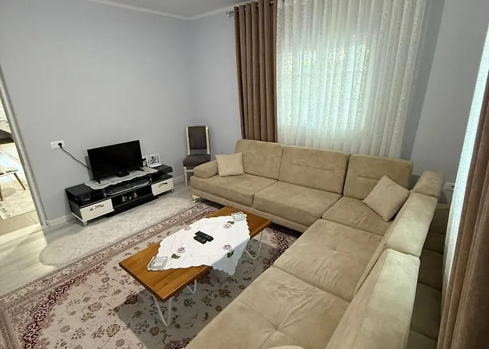 Bujtina E Kadrise Casa de Férias Kukes