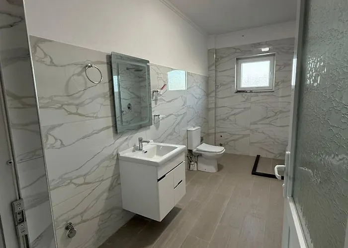 Bujtina E Kadrise Casa de Férias Kukes